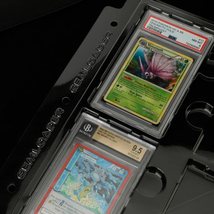 Gemloader - Premium Graded Card Binder - Red [28 slots 2X2]